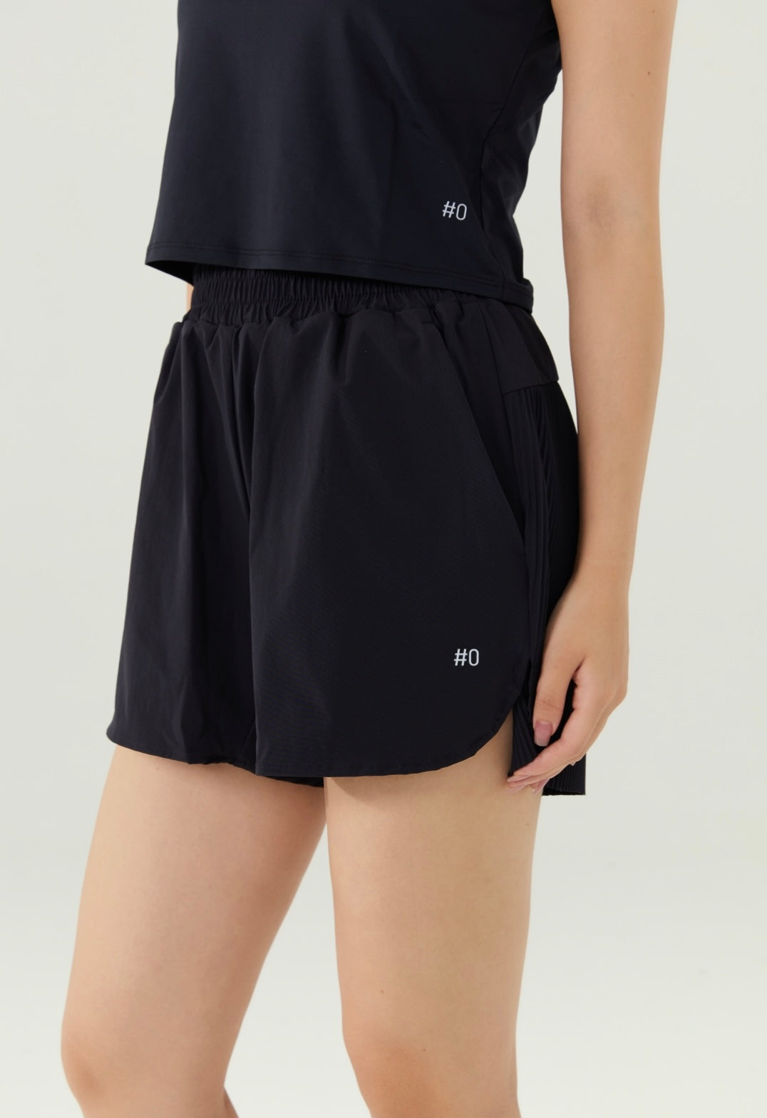 Airy Back Shorts